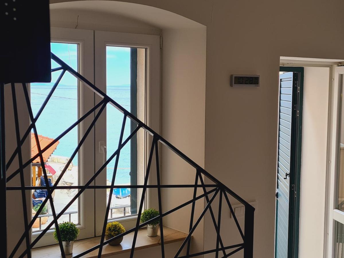 Renco Apartment *