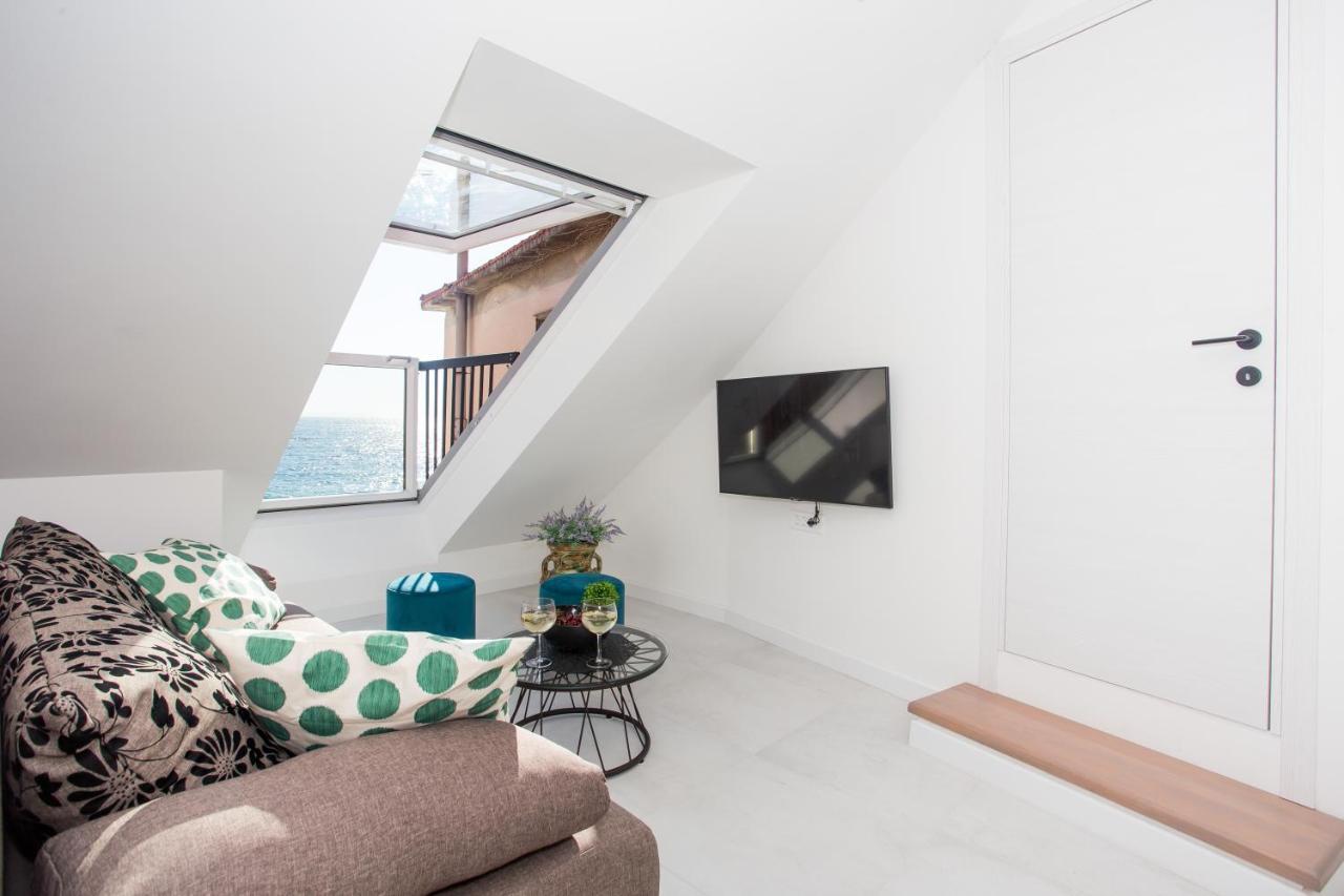 Renco Apartment *