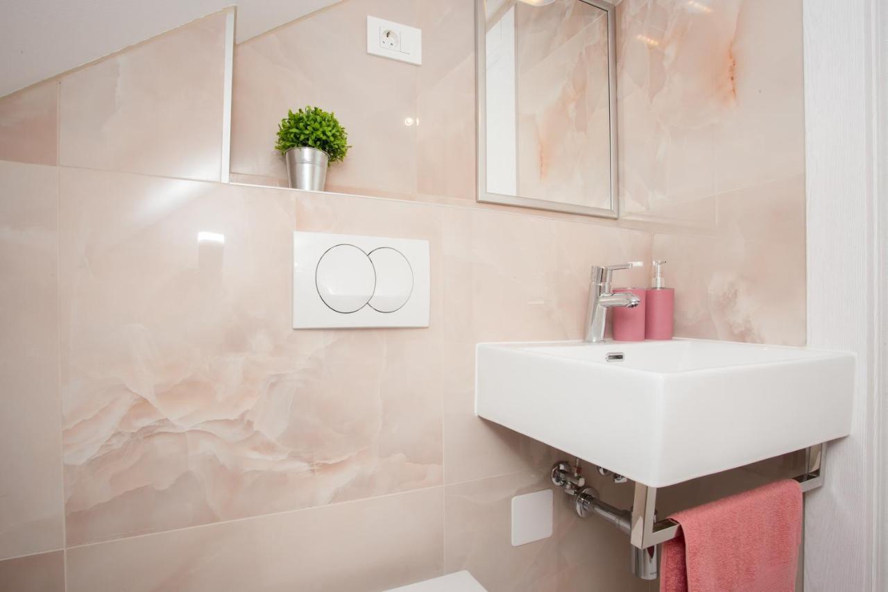 Renco Apartament *